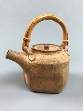 Teapot with lid