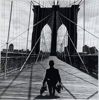 Bagman on Brooklyn Bridge, NY

