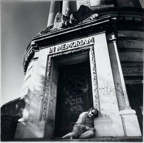 Elmer at Soldiers and Sailors Monument, NY
