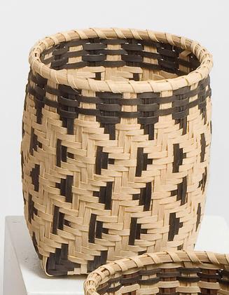 Basket with Lightning pattern