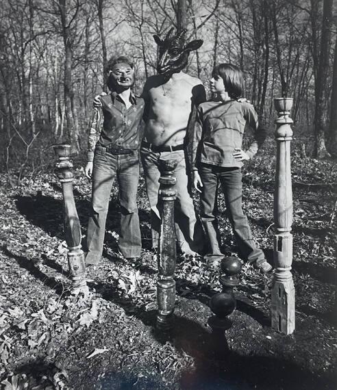 Masked Family, Amaganset 
