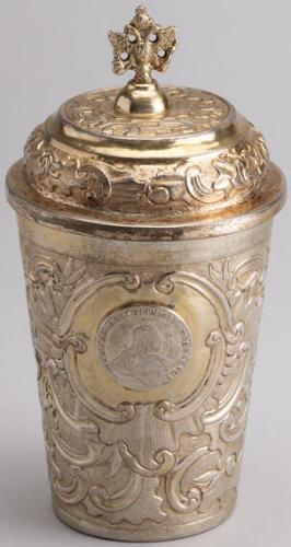 Lidded cup with a portrait of Empress Elizabeth Petrovna (1742–1762)