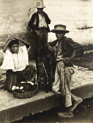 Guatemala (woman and child with basket of apples)