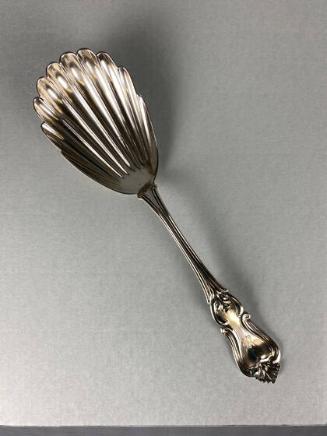 Berry spoon with Prince Albert pattern and shell bowl