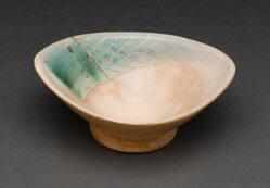 Oval footed bowl