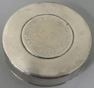 Bonbon box with engraved decoration