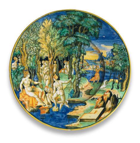 Dish with Diana and her nymphs at their bath